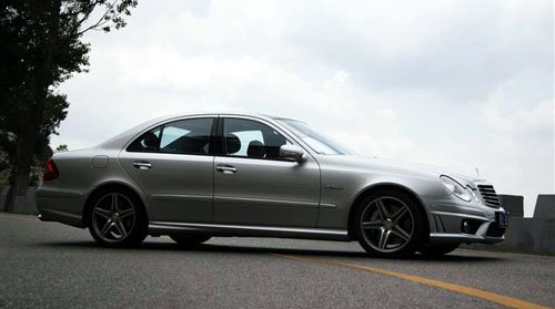 һļ飡ԼݸܱE63 AMG ֮