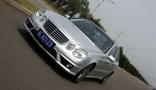 һļ飡ԼݸܱE63 AMG ֮