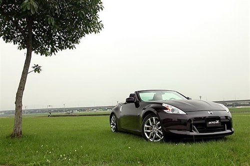 ܣԼղ370Z Roadster ֮