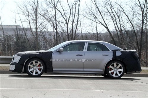 年底发布 克莱斯勒300C SRT8谍照曝光 衡阳汽车网