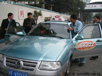 【图】沪出租车安装电子营运证 更易鉴别假车