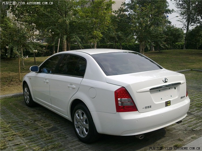 2010款奔腾b70白色2.3豪华型新车作业(2)