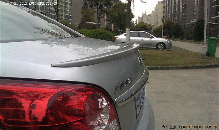 朗逸安装尾翼效果图