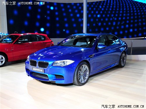  () Mϵ 2012 M5