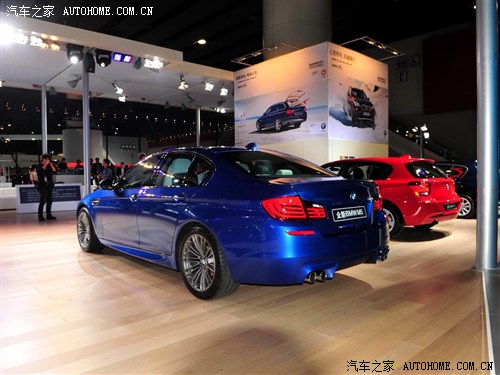  () Mϵ 2012 M5