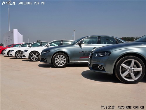奧迪 一汽奧迪 奧迪A4L 2012款 2.0 TFSI 自動豪華型