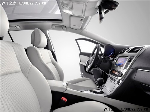  () Avensis 2012 