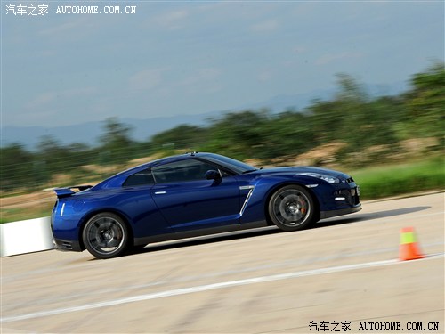 ܇֮ ծa(chn)(M(jn)) ծa(chn)GT-R 2013 3.8T Premium Edition