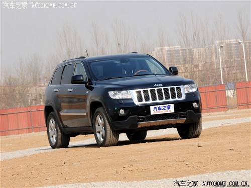 Jeep Jeep Z(M) 2012 5.7 Ş