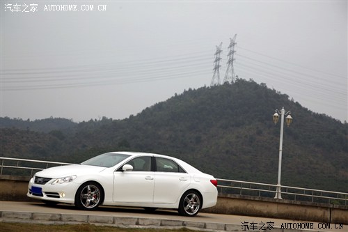 中国汽车网 一汽丰田 锐志 2012款 2.5V 风度菁英炫装版