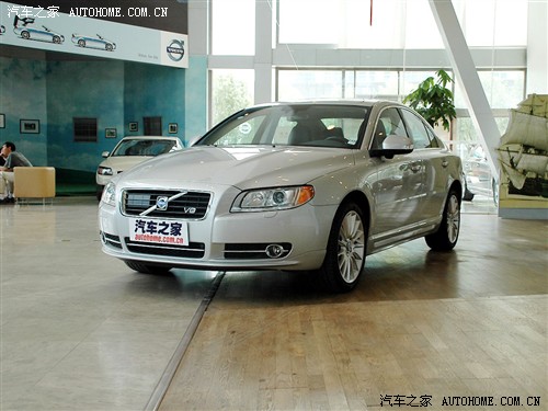 ֮ ֶ S80 4.4 V8 AWD