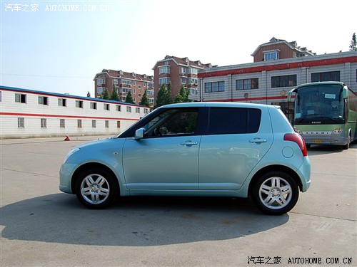 汽车之家 长安铃木 雨燕 晴蓝1.3 自动炫乐版