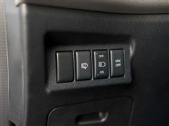 ܇֮ |L(fng)ծa(chn) E 2.5L XV CVT 4WD