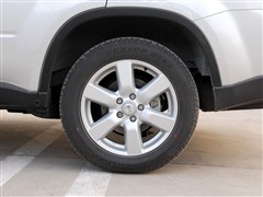 ܇֮ |L(fng)ծa(chn) E 2.5L XV CVT 4WD