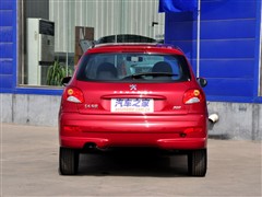 汽车之家 东风标致 标致207 两厢1.4L 手动驭乐版