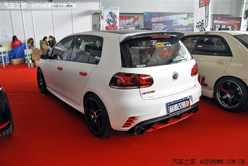 ܇֮ (M(jn)) ߠ(M(jn)) 2011 Golf R 2.0 TSI