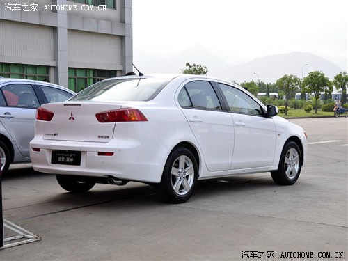 汽车之家 东南汽车 蓝瑟·翼神 
2010款 1.8l豪华型cvt