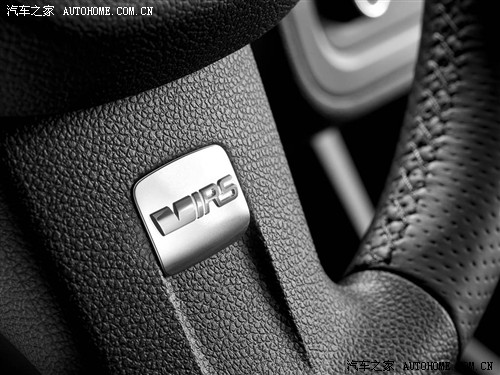 ˹´ ˹´() () 2011 RS