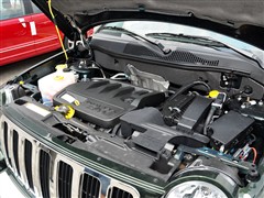 Jeep (M(jn)) ָ 2010 2.4 籭؄e