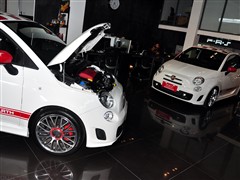 Ɓ Ɓ(M) Ɓ500 2011 1.4T Abarth