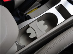   ˹ 2011 2.0 AT