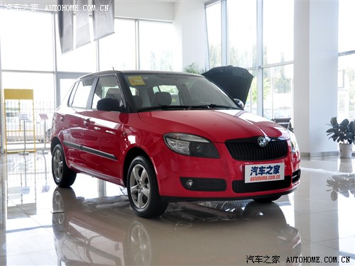 汽车之家 上海大众斯柯达 晶锐 2011款 1.6L 手动酷黑版