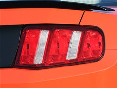  (M(jn)) ҰR 2012 Boss 302