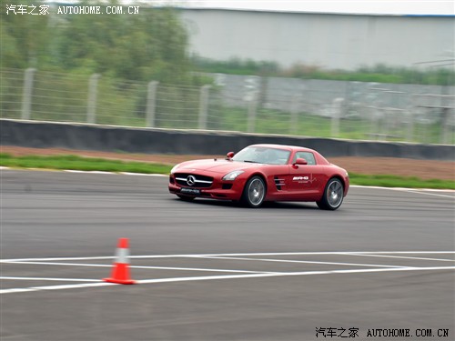  () AMG 2010 SLS AMG