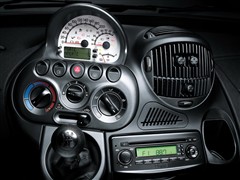 汽车之家 众泰汽车 朗悦 2010款 1.6L 汽油6座尊贵型双天窗