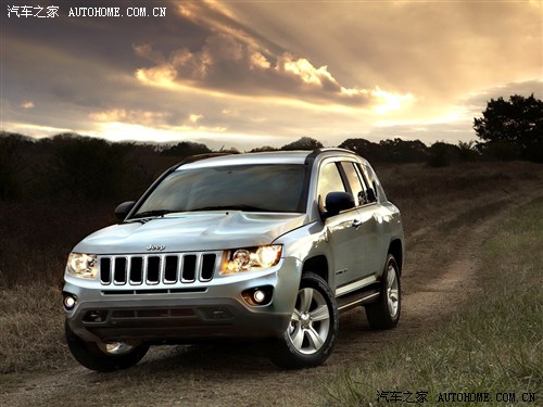 Jeep (M(jn)) ָ 2011 