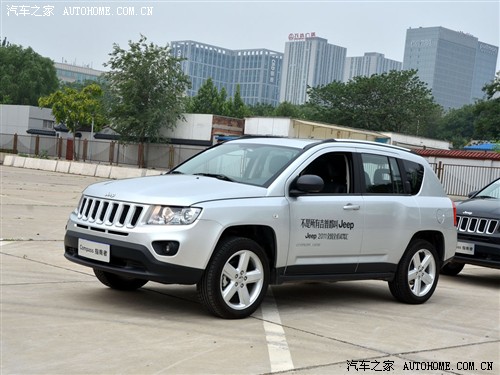 Jeep Jeep ָ 2011 2.4 A