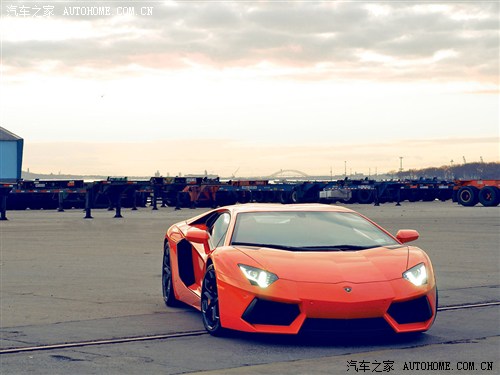 m m Aventador 2011 LP700-4