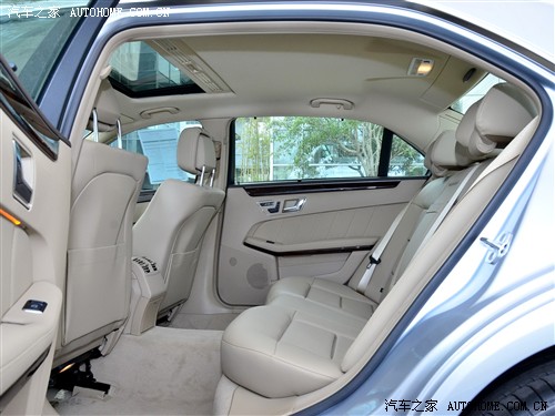 ֮  E 2011 E200L CGI