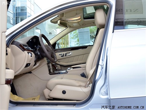 ֮  E 2011 E200L CGI