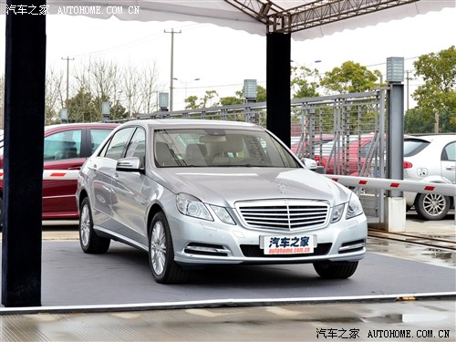 Y Y YE 2011 E200L CGI