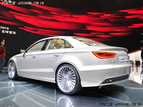 µϰµ()µA32011 e-tron Concept