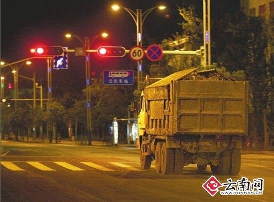 【图】最严交规元旦实施 交警详解行车安全