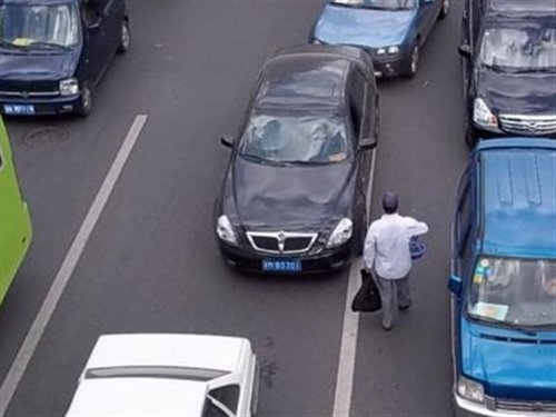 【图】枣庄地区广告卡片让车辆很受伤