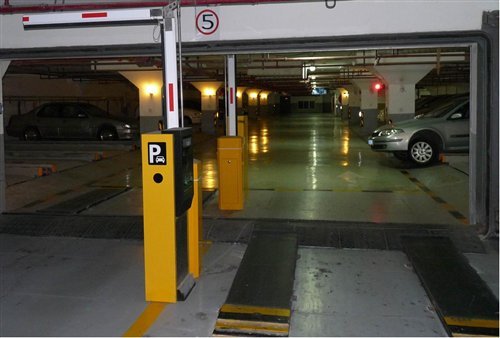 西安拟实行收费新标准 地下停车更便宜