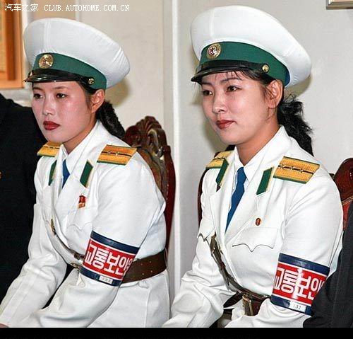 朝鲜平壤靓丽女交警