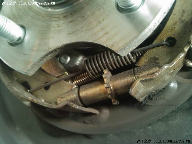 【图】=====游侠上作业:现场直播=远景更换刹车盘,刹车片详细作业