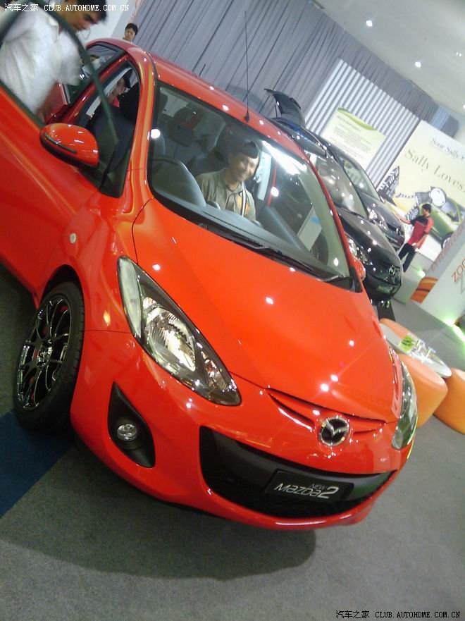 印尼雅加达马自达rx-8和马自达2车展及价格!没见到马5