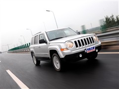 ֮ Jeep ɿ 2011 2.4 ˶