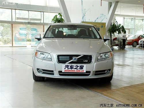 ֮ ֶ ֶS80 4.4 V8 AWD