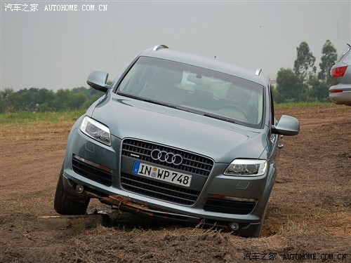 ֮ µ µQ7 3.0 TDI Quattro