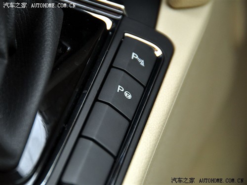 ֮ Ϻ˹´  09 2.0TSI ATŰ