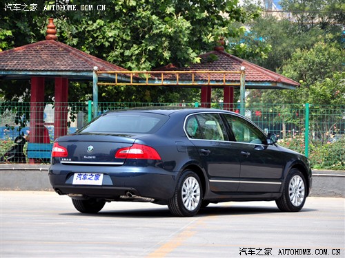 ֮ Ϻ˹´  09 2.0TSI ATŰ
