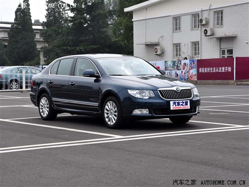 ֮ Ϻ˹´  09 2.0TSI AT콢
