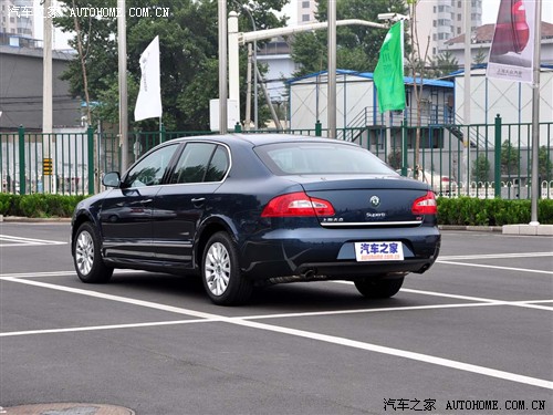 ֮ Ϻ˹´  09 2.0TSI AT콢