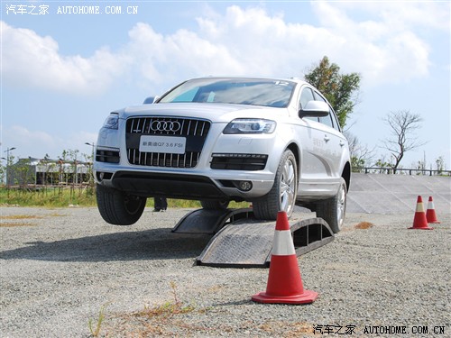 ֮ ڰµ µQ7 2010 3.0 TDI quattro 